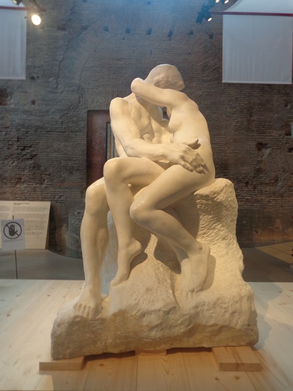 O beijo é uma das obras mais visitadas no Museu de Rodin em Paris