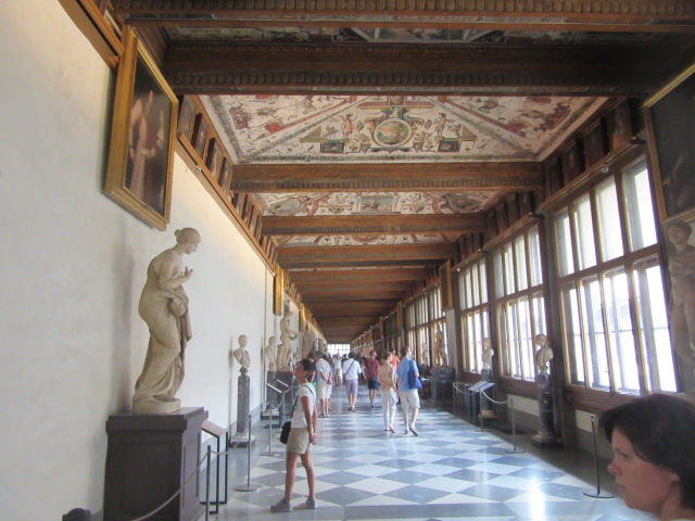 imagem Uffizi. Galleria degli Uffizi reúne arte, história e coleções