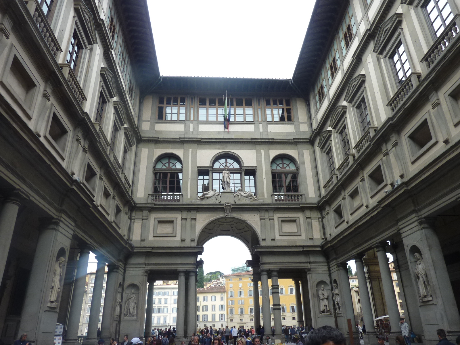 Imagem Uffizi. Vista externa da Galleria degli Uffizi